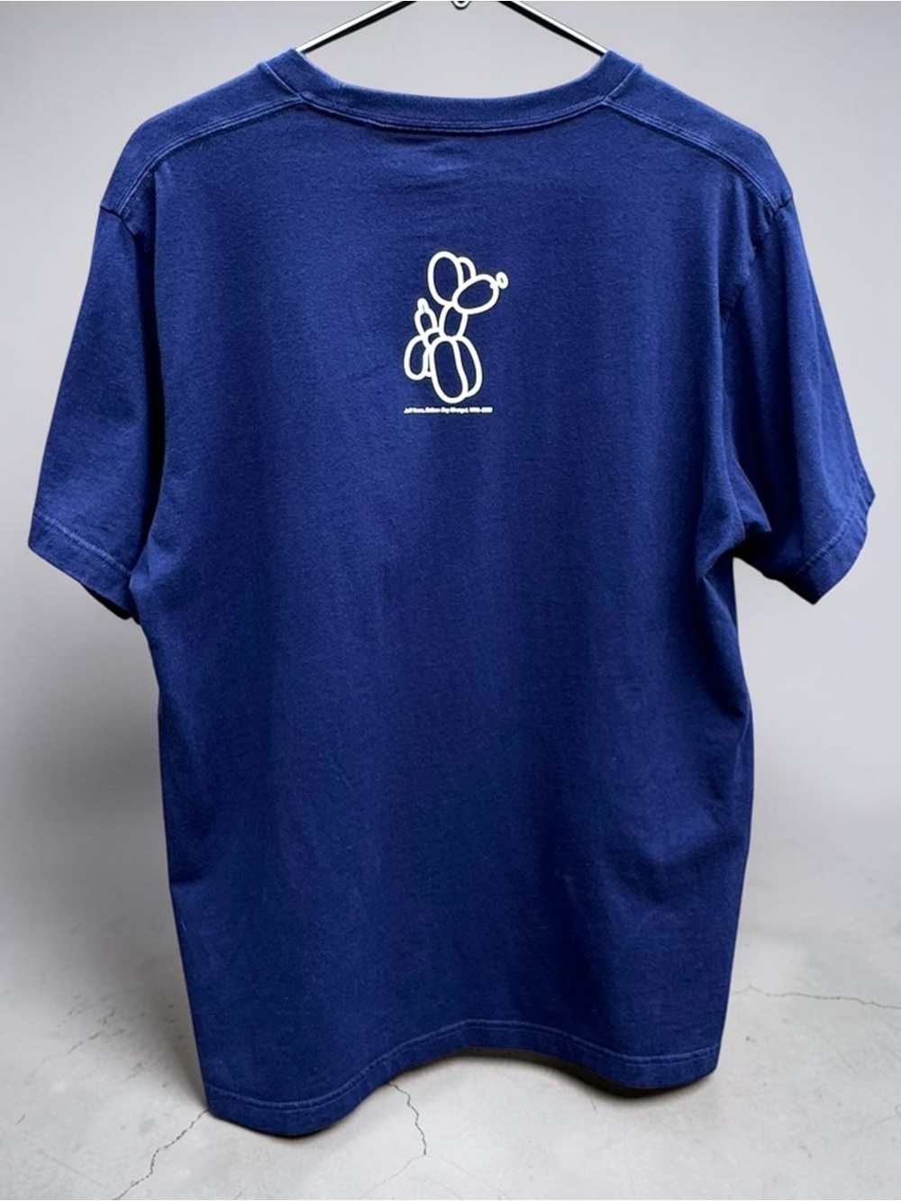 Uniqlo Jeff Koons Balloon Dog Graphic T Shirt Navy Blue M Qatar Exhibition - Picture 3 of 9